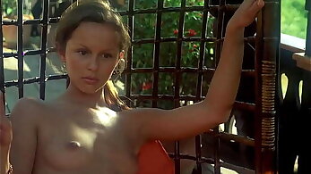 Emmanuelle (1974) Sylvia Kristel